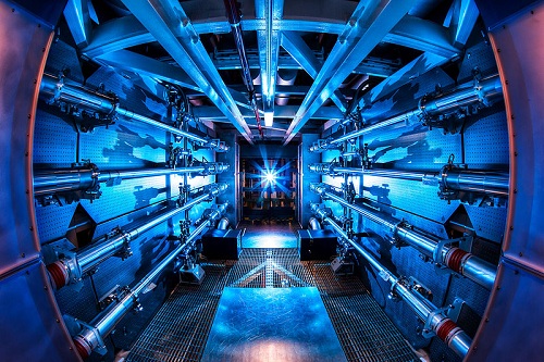 800px-Preamplifier_at_the_National_Ignition_Facility